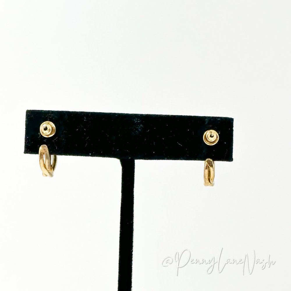 Vintage Intertwined Golden Huggie Earrings - Picture 5 of 8